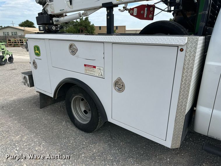 image for item KM9862 2014 Ford F350 Super Duty  utility bed pickup truck