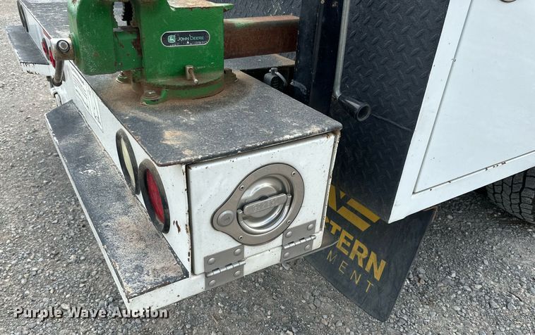 image for item KM9862 2014 Ford F350 Super Duty  utility bed pickup truck