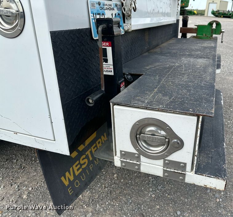 image for item KM9862 2014 Ford F350 Super Duty  utility bed pickup truck