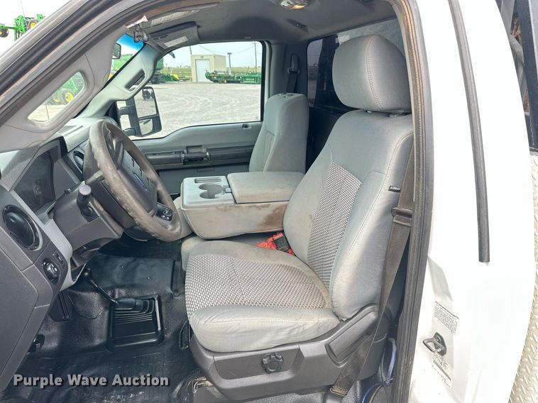 image for item KM9862 2014 Ford F350 Super Duty  utility bed pickup truck