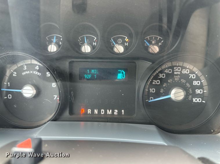 image for item KM9862 2014 Ford F350 Super Duty  utility bed pickup truck