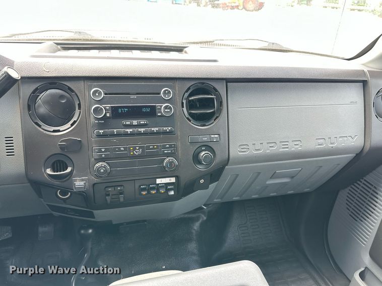 image for item KM9862 2014 Ford F350 Super Duty  utility bed pickup truck