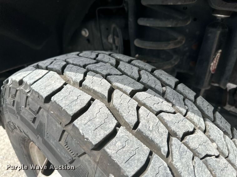 image for item KM9862 2014 Ford F350 Super Duty  utility bed pickup truck