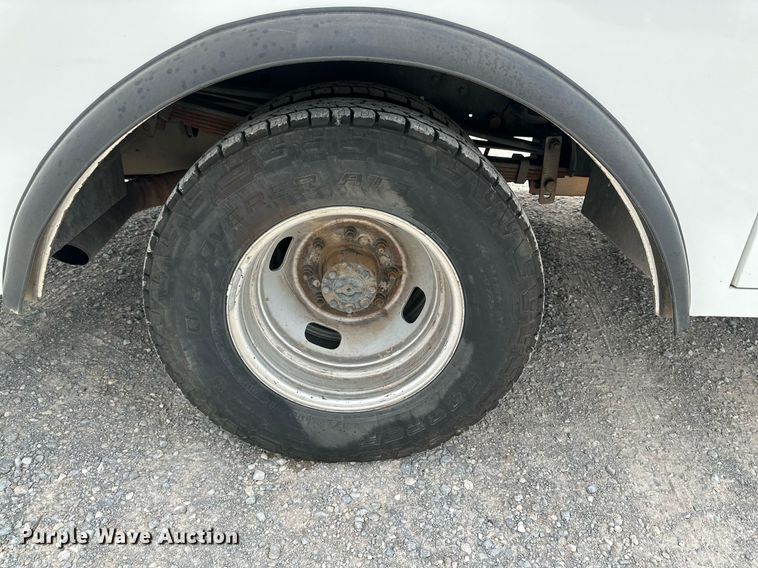 image for item KM9862 2014 Ford F350 Super Duty  utility bed pickup truck