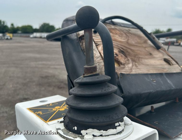 image for item KW9209 2005 Sterling LT  crane truck