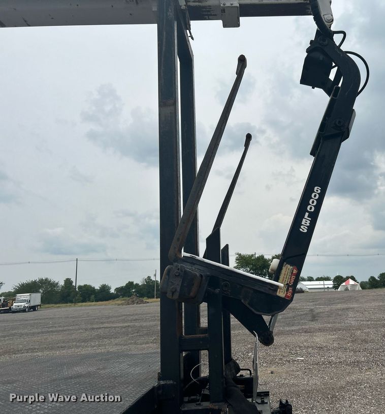 image for item KW9209 2005 Sterling LT  crane truck