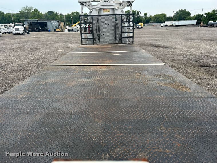 image for item KW9209 2005 Sterling LT  crane truck