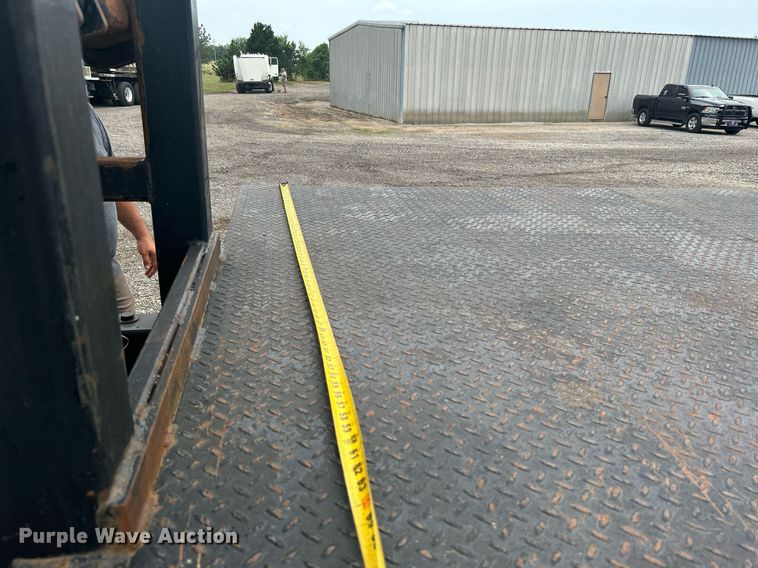 image for item KW9209 2005 Sterling LT  crane truck