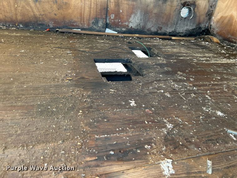 image for item KW9220 2006 GMC C7500  box truck