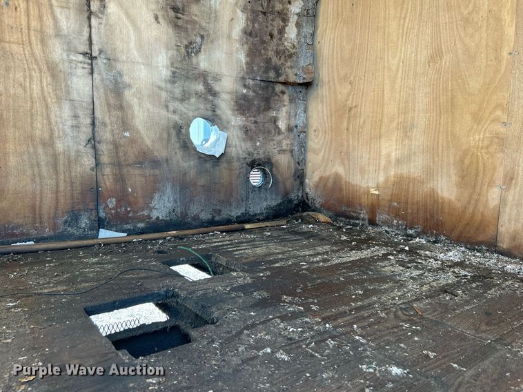 image for item KW9220 2006 GMC C7500  box truck