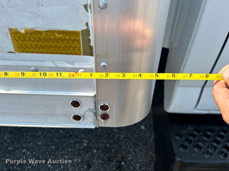 image for item KW9220 2006 GMC C7500  box truck