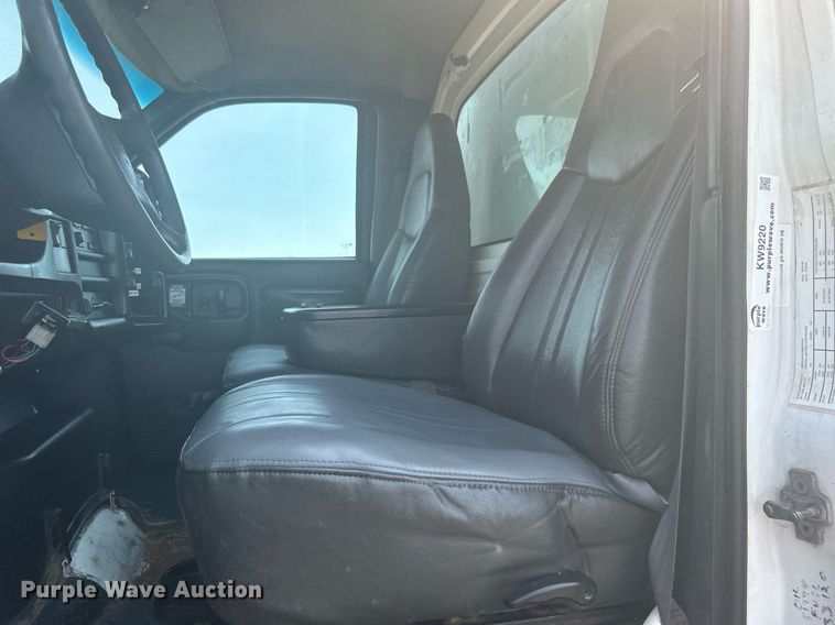 image for item KW9220 2006 GMC C7500  box truck
