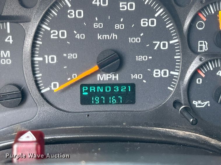 image for item KW9220 2006 GMC C7500  box truck