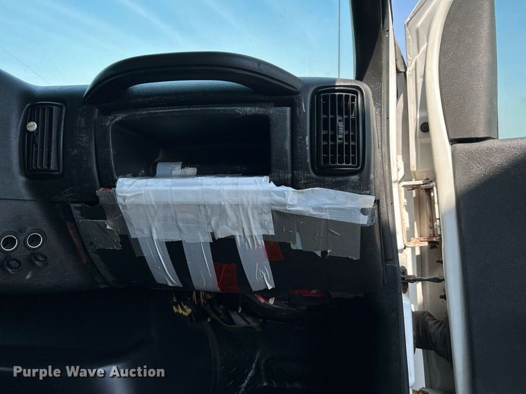 image for item KW9220 2006 GMC C7500  box truck