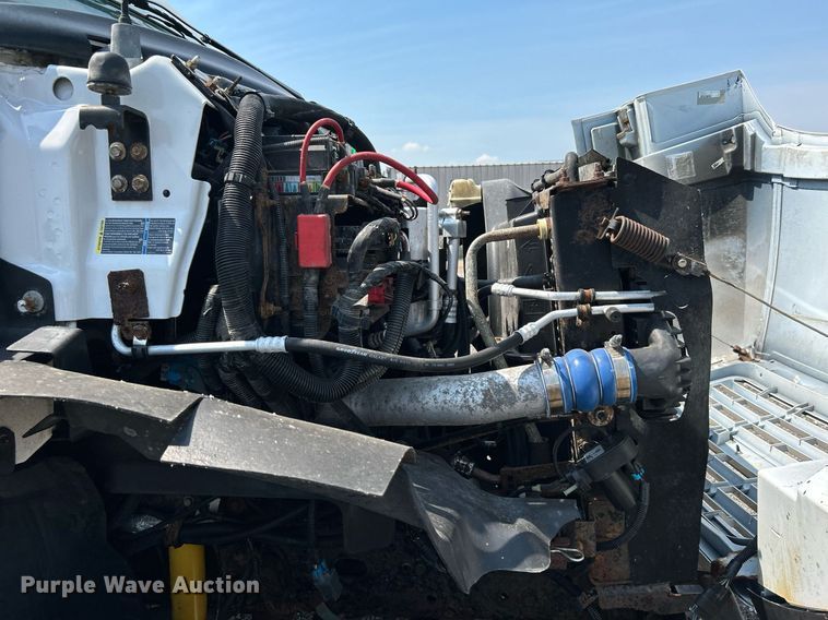 image for item KW9220 2006 GMC C7500  box truck