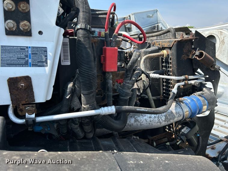 image for item KW9220 2006 GMC C7500  box truck