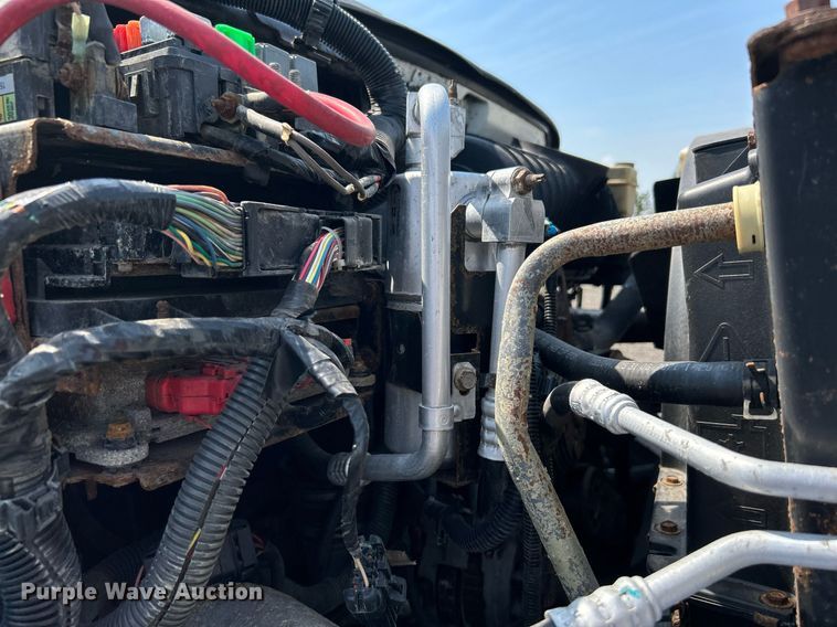 image for item KW9220 2006 GMC C7500  box truck