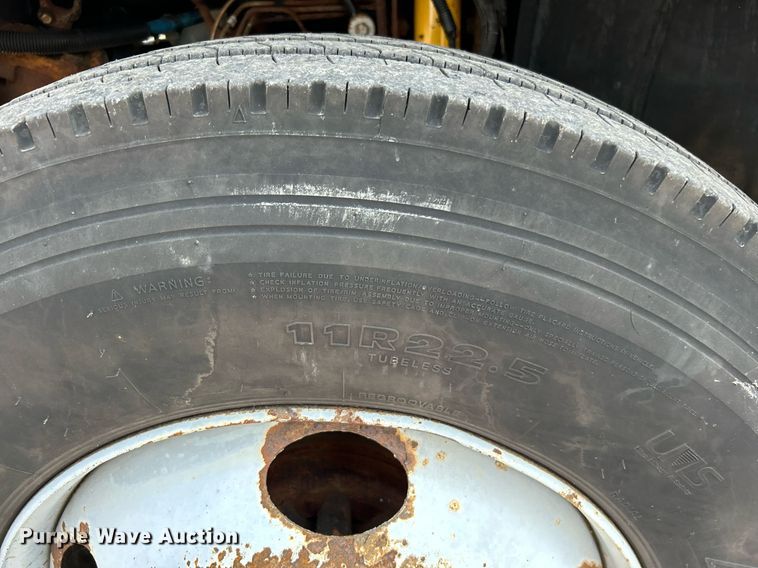 image for item KW9220 2006 GMC C7500  box truck