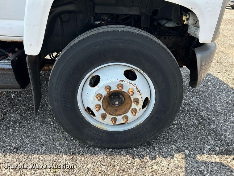 image for item KW9220 2006 GMC C7500  box truck