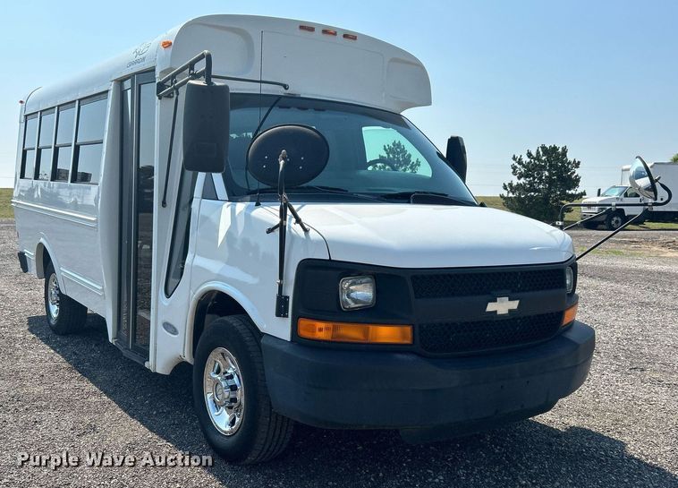 image for item KW9221 2006 Chevrolet Express G3500  school bus