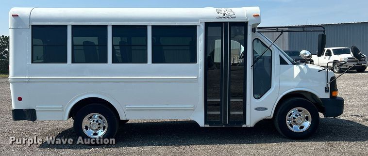 image for item KW9221 2006 Chevrolet Express G3500  school bus