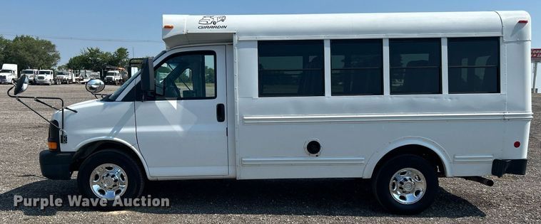 image for item KW9221 2006 Chevrolet Express G3500  school bus