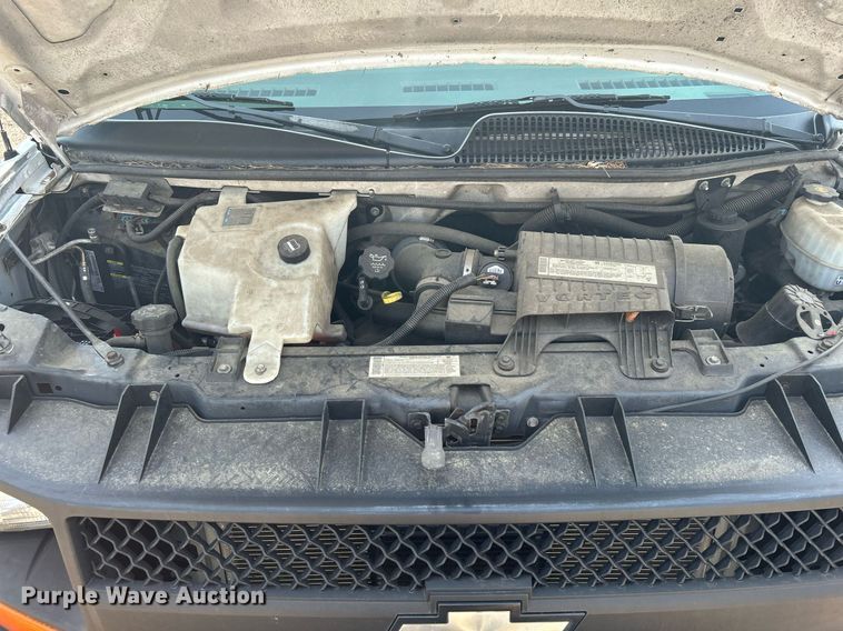 image for item KW9221 2006 Chevrolet Express G3500  school bus