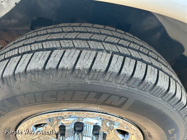 image for item KW9221 2006 Chevrolet Express G3500  school bus