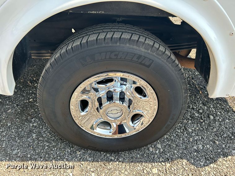 image for item KW9221 2006 Chevrolet Express G3500  school bus