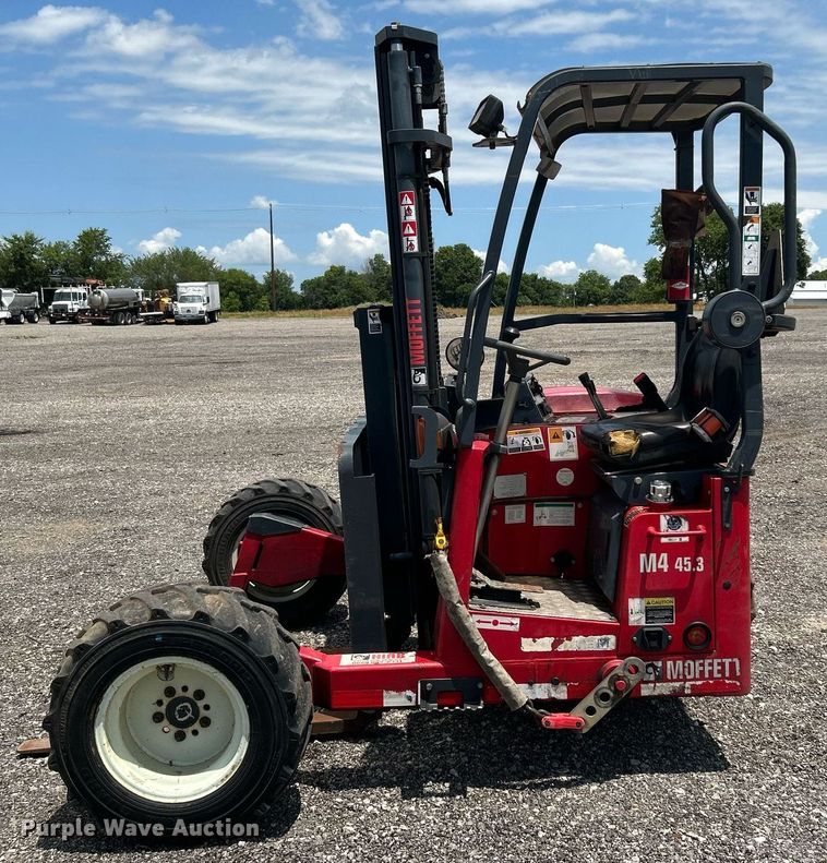 image for item KW9237 2016 Moffett M445.3PT4  forklift
