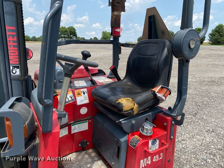 image for item KW9237 2016 Moffett M445.3PT4  forklift