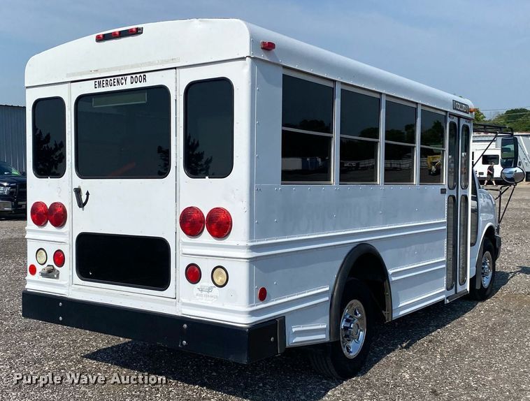 image for item KW9271 2007 Chevrolet Express G3500  school bus