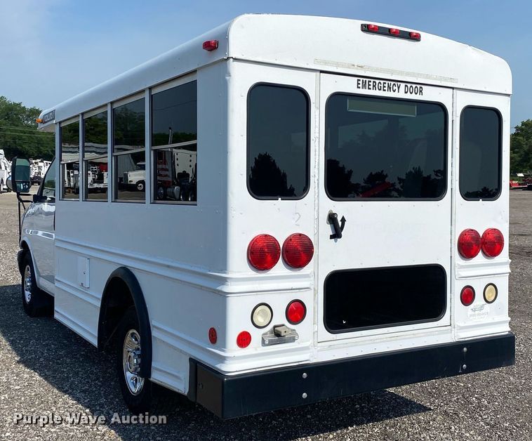 image for item KW9271 2007 Chevrolet Express G3500  school bus