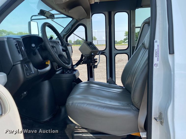 image for item KW9271 2007 Chevrolet Express G3500  school bus