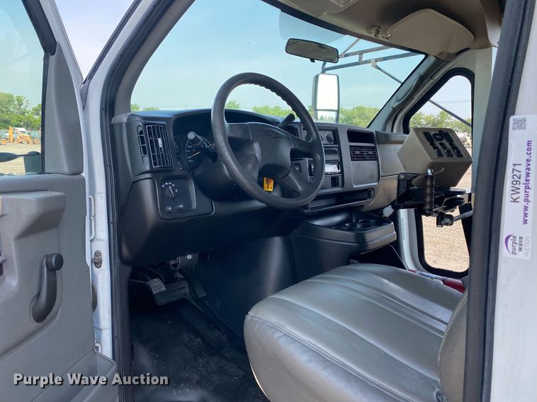 image for item KW9271 2007 Chevrolet Express G3500  school bus