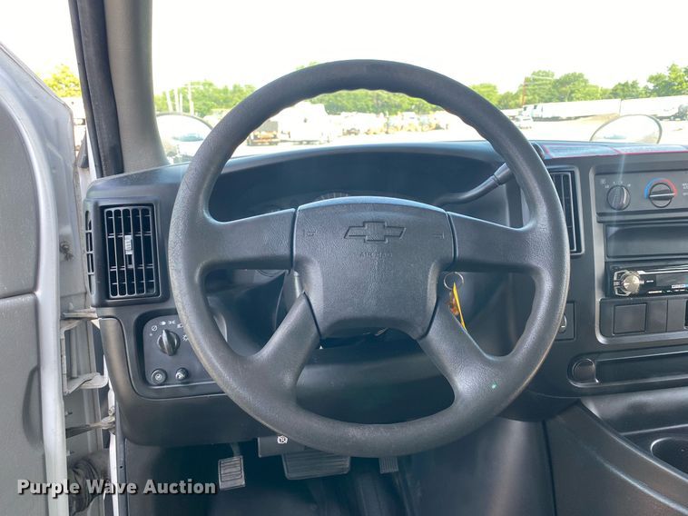 image for item KW9271 2007 Chevrolet Express G3500  school bus