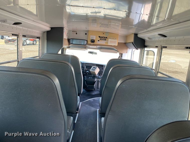 image for item KW9271 2007 Chevrolet Express G3500  school bus