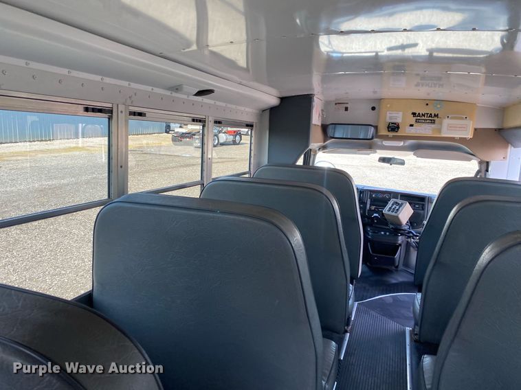 image for item KW9271 2007 Chevrolet Express G3500  school bus