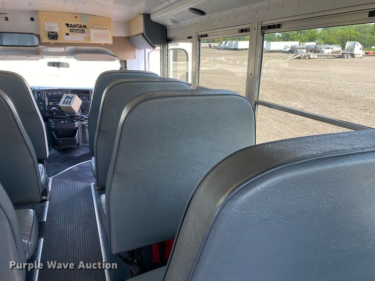 image for item KW9271 2007 Chevrolet Express G3500  school bus