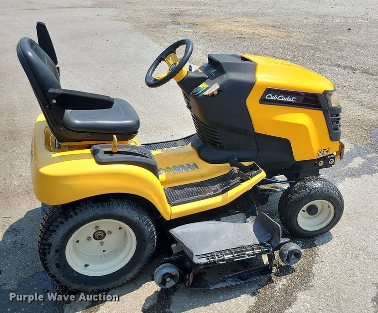 image for item LE9132 Cub Cadet XT3  lawn mower