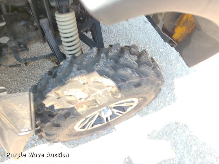 image for item LE9133 2016 Cub Cadet Challenger 750  utility vehicle