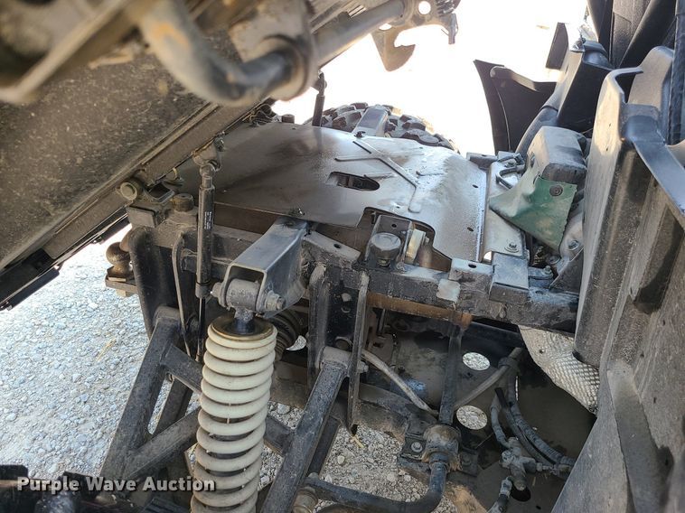 image for item LE9133 2016 Cub Cadet Challenger 750  utility vehicle