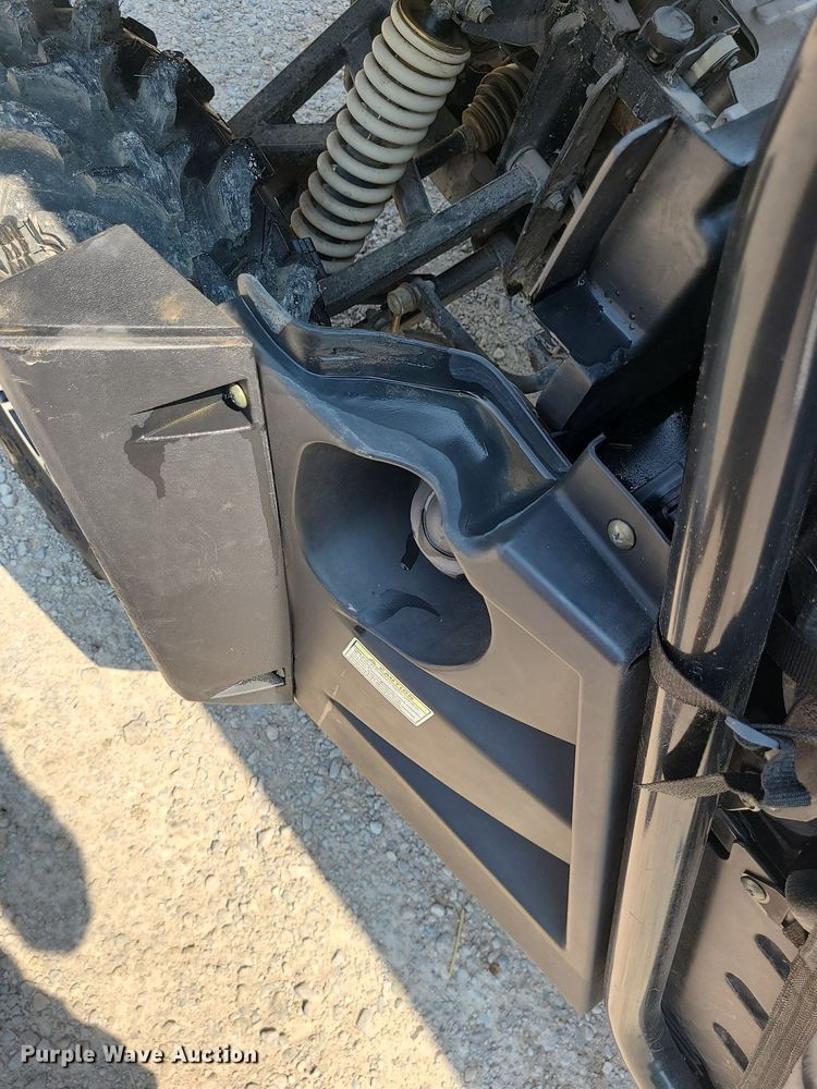 image for item LE9133 2016 Cub Cadet Challenger 750  utility vehicle