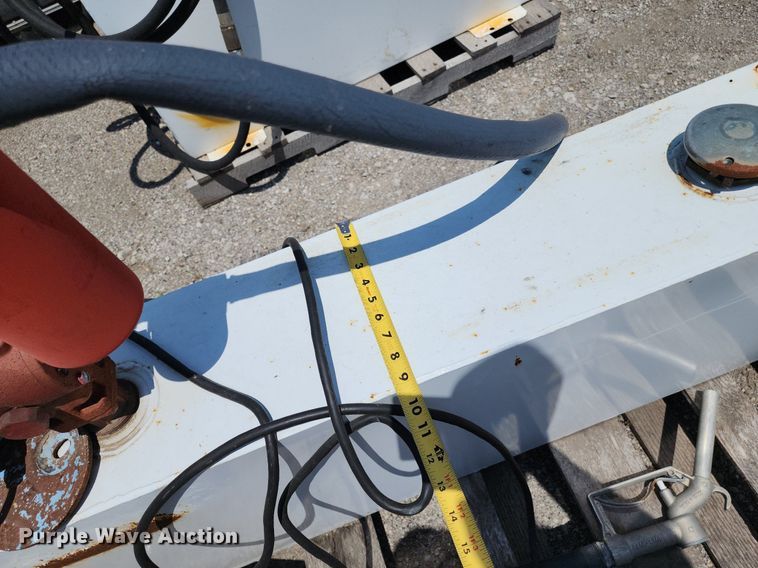 image for item LE9174 Auxiliary fuel tank