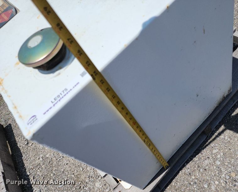 image for item LE9175 Auxiliary fuel tank