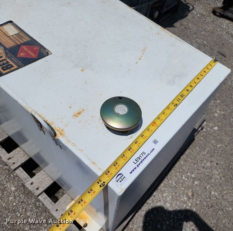 image for item LE9175 Auxiliary fuel tank