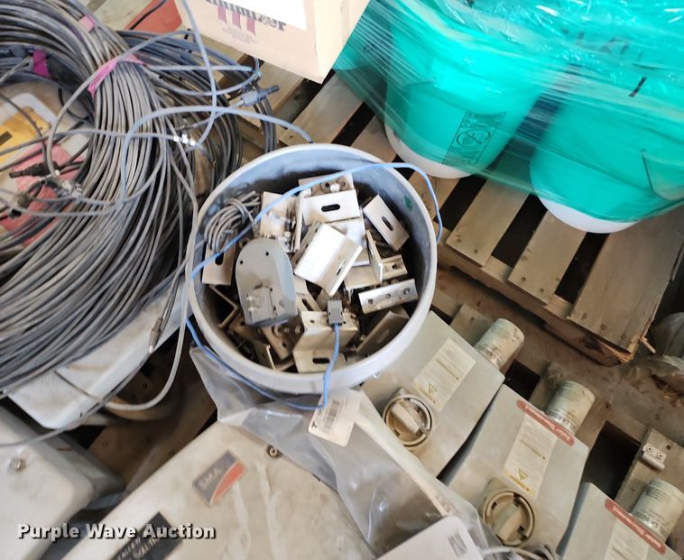 image for item LE9176 Solar power equipment