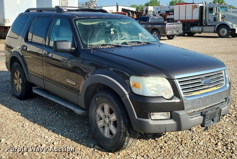 image for item LE9196 2006 Ford Explorer  SUV