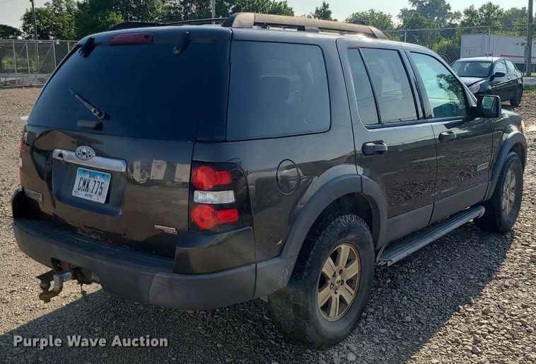 image for item LE9196 2006 Ford Explorer  SUV
