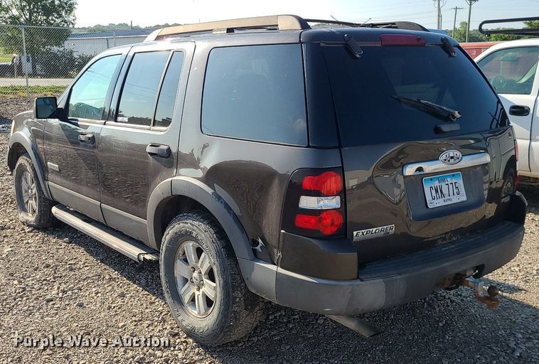 image for item LE9196 2006 Ford Explorer  SUV